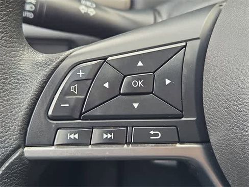 Used 2020 Nissan Versa SV image 23