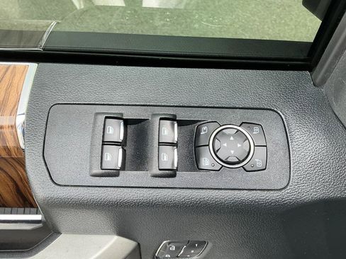 Used 2019 Ford F150 Lariat w/ Equipment Group 502A Luxury image 28