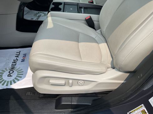 Used 2025 Honda Odyssey EX-L image 3