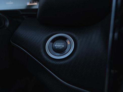 New 2025 Jeep Grand Cherokee Laredo X w/ Trailer Tow Package AWD/4WD image 15