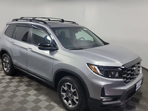 Certified 2023 Honda Passport TrailSport image 2
