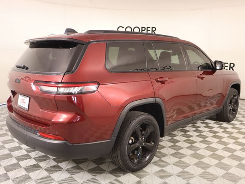 Used 2023 Jeep Grand Cherokee L Laredo image 21