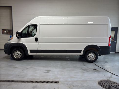 Used 2017 RAM ProMaster 2500 w/ Mopar Trailer Tow Group FWD image 2
