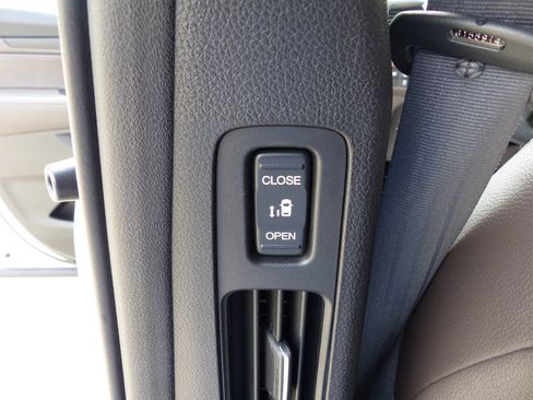 Used 2024 Honda Odyssey EX-L image 44