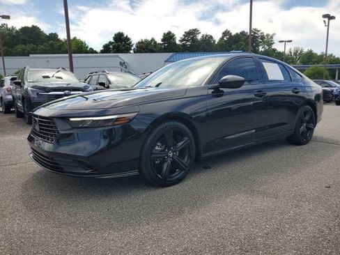 Used 2024 Honda Accord Sport image 3