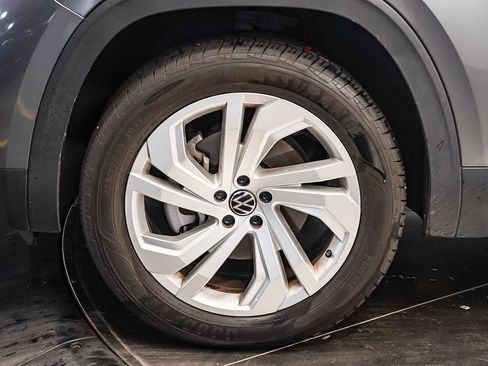 Used 2023 Volkswagen Atlas SE image 11