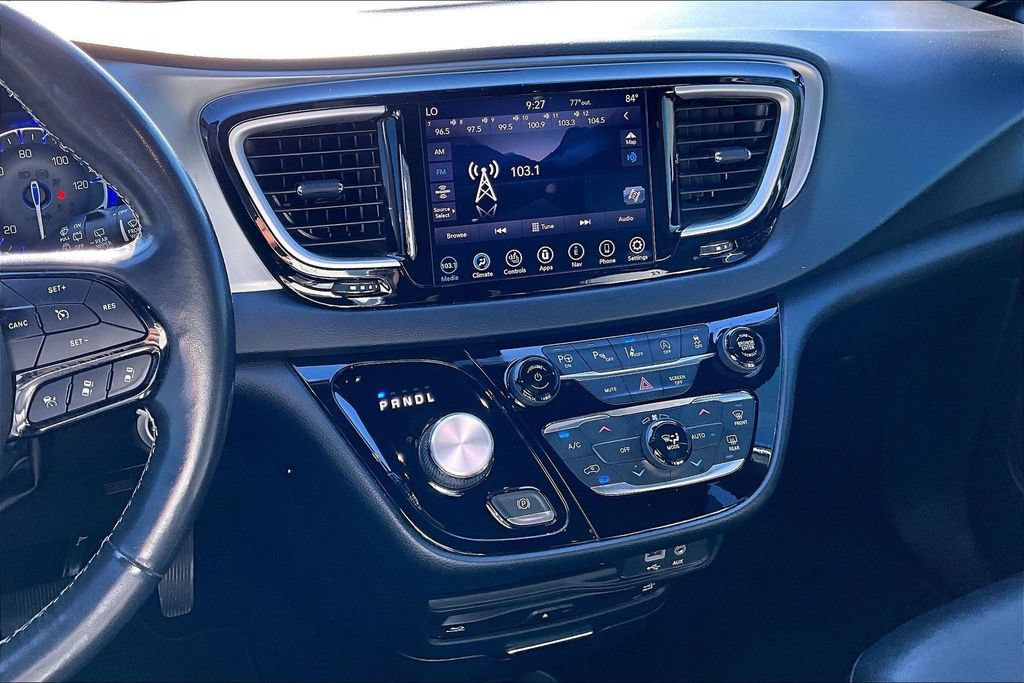Used 2020 Chrysler Pacifica Touring-L Plus w/ Advanced Safetytec Group FWD image 6