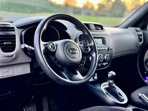 Used 2015 Kia Soul image 3