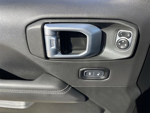Used 2021 Jeep Wrangler Unlimited Sahara image 23
