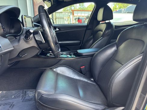 Used 2021 Kia Stinger GT-Line image 30