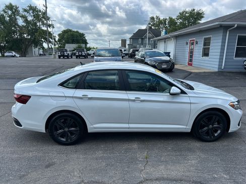 Used 2024 Volkswagen Jetta SE w/ Black Wheel Package FWD image 8