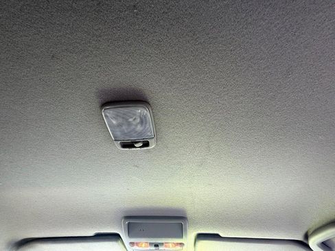 Used 2015 Nissan Frontier SV image 12