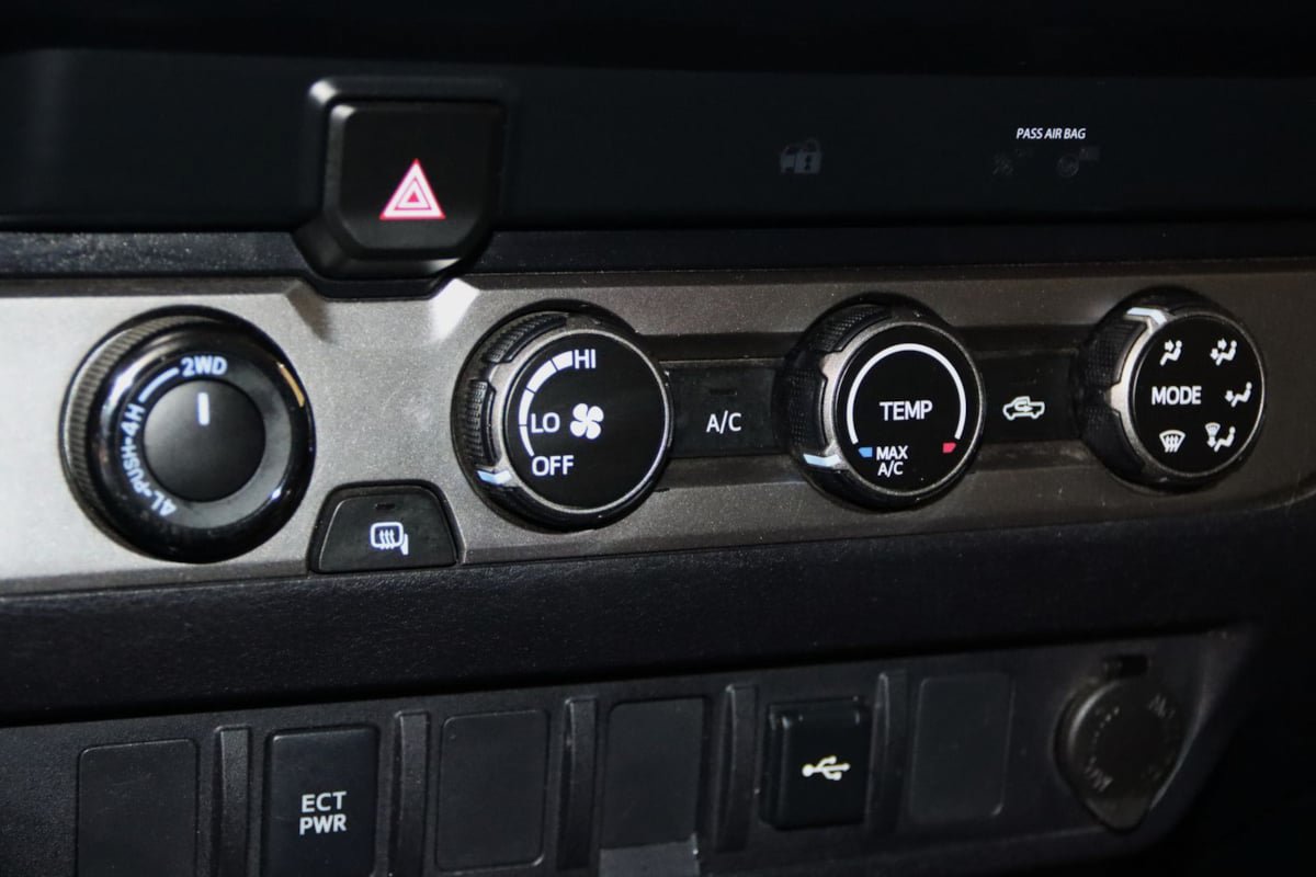 Used 2020 Toyota Tacoma SR AWD/4WD image 41