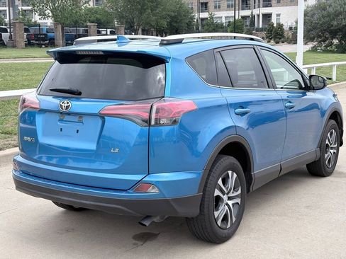 Used 2016 Toyota RAV4 LE FWD image 4