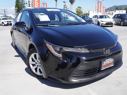 Certified 2025 Toyota Corolla LE image 2