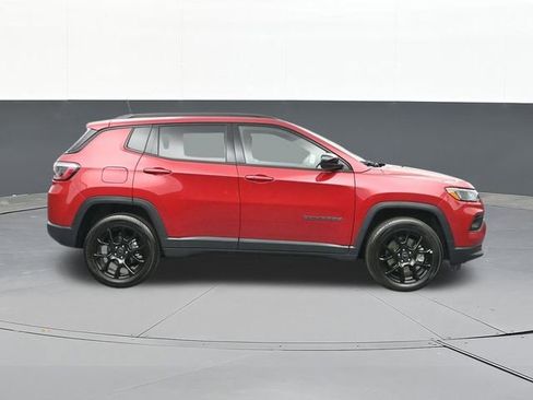 Used 2025 Jeep Compass Latitude w/ Altitude Special Edition AWD/4WD image 17