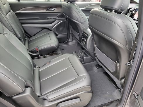 New 2026 Jeep Grand Cherokee L Limited w/ Limited Altitude Package image 18