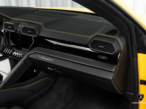 Used 2024 Lamborghini Urus S image 46