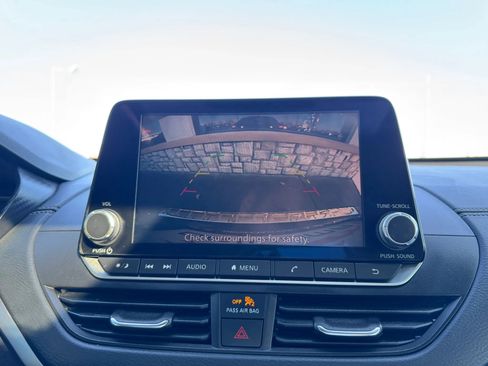 Used 2022 Nissan Altima 2.5 SV w/ SV Premium Package image 24