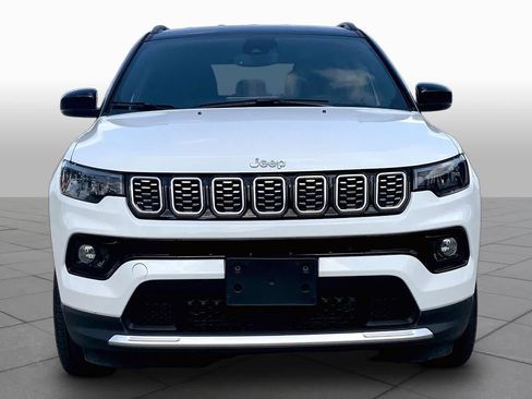 Used 2025 Jeep Compass Limited AWD/4WD image 4