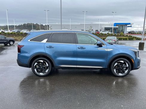 Used 2025 Kia Sorento EX image 6