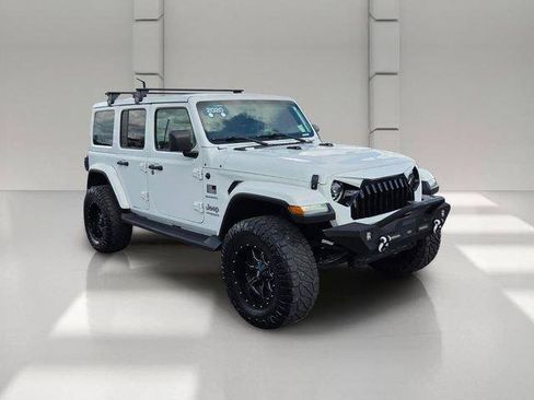 Used 2020 Jeep Wrangler Unlimited Sahara AWD/4WD image 7