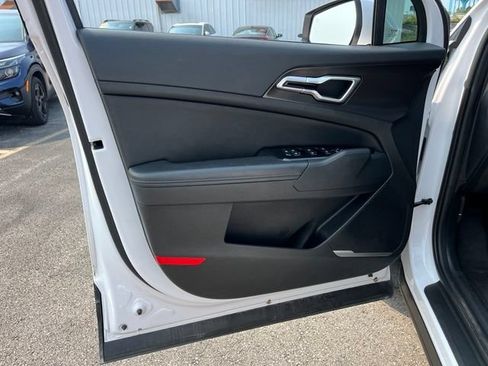 Certified 2024 Kia Sportage EX FWD image 18