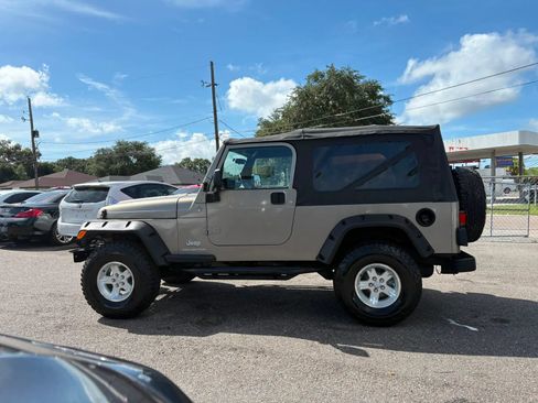 Used 2006 Jeep Wrangler Unlimited w/ Premium Audio Group AWD/4WD image 8
