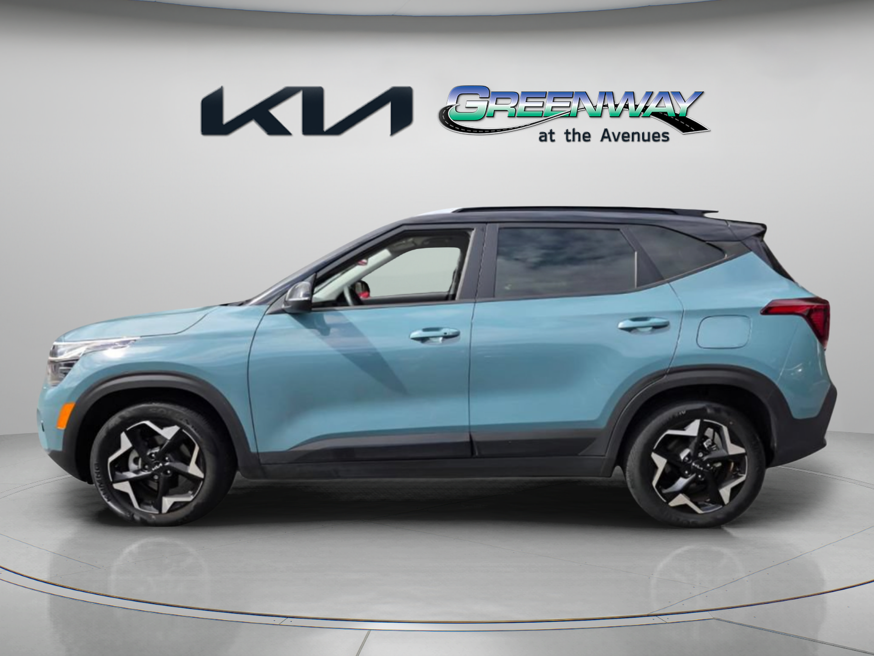 Certified 2025 Kia Seltos S FWD image 4