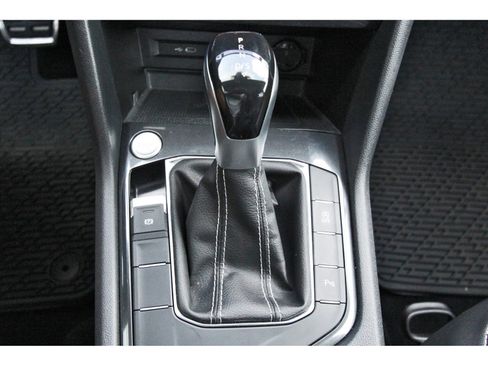 Used 2022 Volkswagen Tiguan SE R-Line FWD image 27