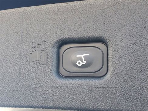 Certified 2023 Lincoln Nautilus Reserve image 32