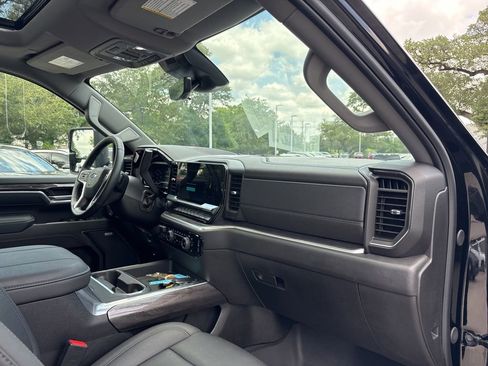 Used 2025 Chevrolet Silverado 2500 LTZ w/ LTZ Plus Package AWD/4WD image 15