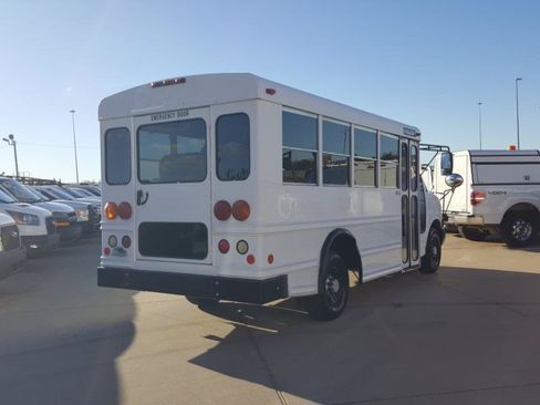 Used 2007 Chevrolet Express 3500 w/ School Bus Package RWD image 7