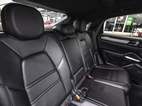 Used 2023 Porsche Cayenne Turbo S AWD/4WD image 36