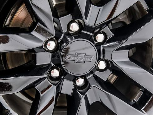 Used 2022 Chevrolet Suburban LT RWD image 41