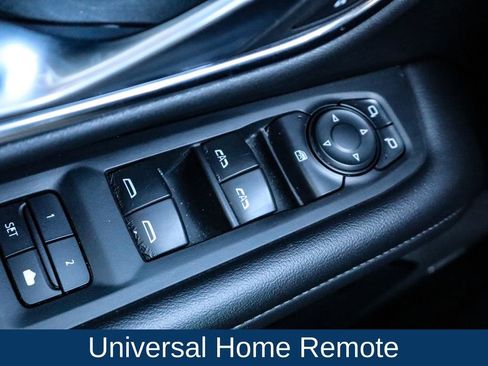 Used 2022 Chevrolet Suburban LT image 10