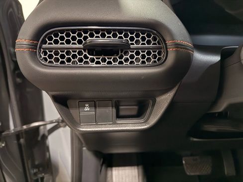 Used 2025 Honda HR-V Sport image 14