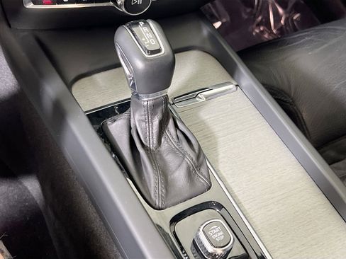 Used 2021 Volvo S60 T5 Inscription image 17