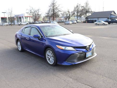 Certified 2018 Toyota Camry XLE w/ Driver Assist Package image 3