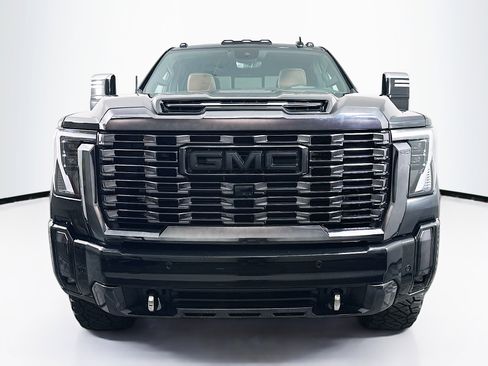 Used 2024 GMC Sierra 2500 Denali Ultimate AWD/4WD image 2