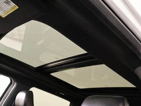 Used 2019 Ford F150 Raptor w/ Equipment Group 802A Luxury image 17