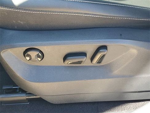 Used 2023 Volkswagen Atlas SE image 12