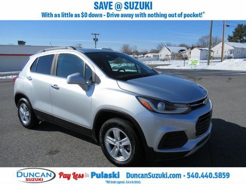 Used 2018 Chevrolet Trax LT w/ LT Convenience Package image 1