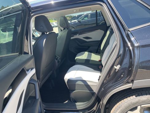 New 2026 Volkswagen Tiguan SE image 23