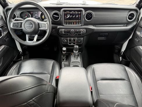 Used 2023 Jeep Wrangler Sahara image 13