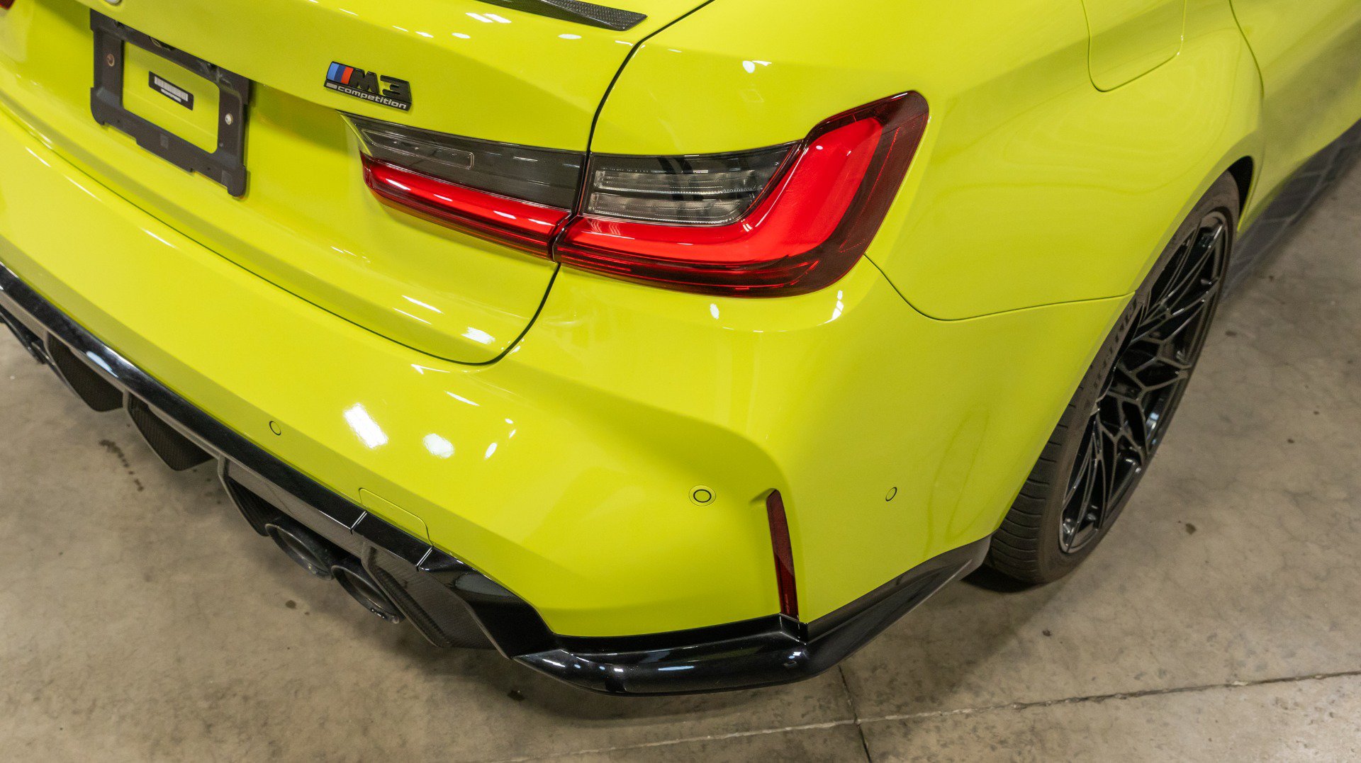 Used 2023 BMW M3 Competition w/ M Carbon Exterior Package AWD/4WD image 30
