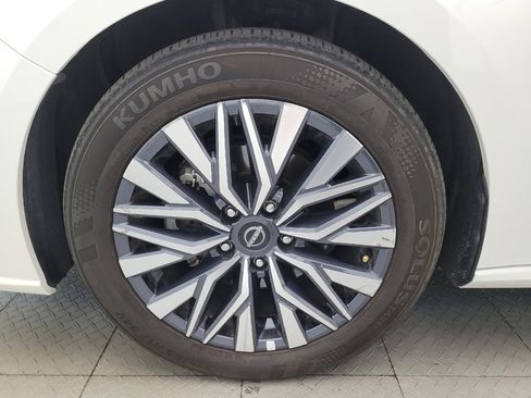 Used 2025 Nissan Altima 2.5 SV FWD image 31