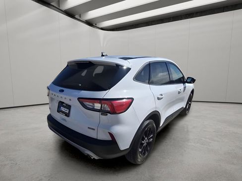 Used 2020 Ford Escape SE Sport image 5