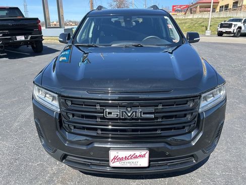 Used 2023 GMC Acadia SLE w/ Infotainment Package AWD/4WD image 2