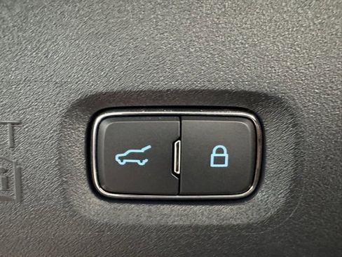 New 2025 Ford Expedition Active image 7